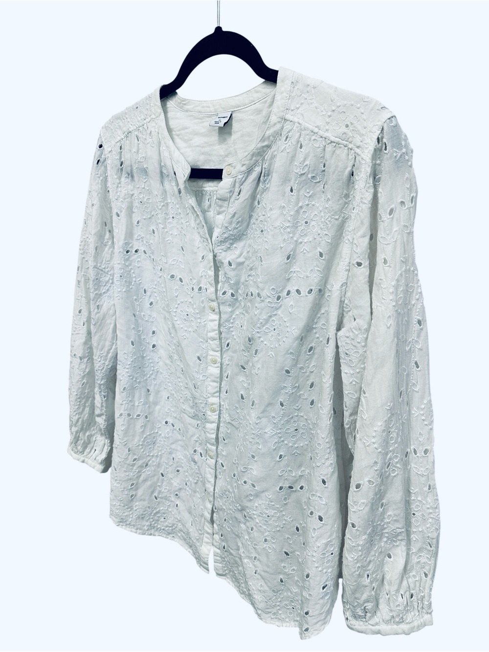 Old Navy white eyelet embroidered button down blouse Size M - Picture 3 of 10